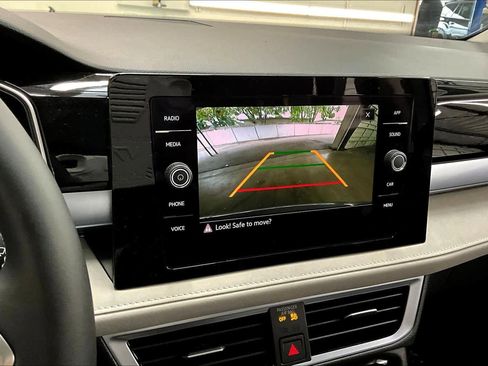 New 2026 Volkswagen Taos SE image 20