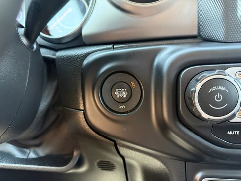 Used 2020 Jeep Gladiator Sport w/ Quick Order Package 24S AWD/4WD image 19