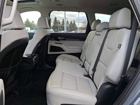 Used 2023 Kia Telluride EX image 10