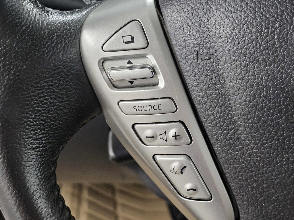 Used 2017 Nissan Versa Note SV FWD image 28