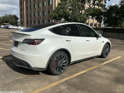 Used 2022 Tesla Model Y Performance AWD/4WD image 3