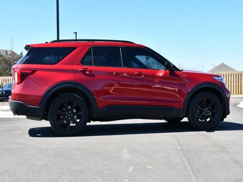 Used 2023 Ford Explorer ST-Line AWD/4WD image 8