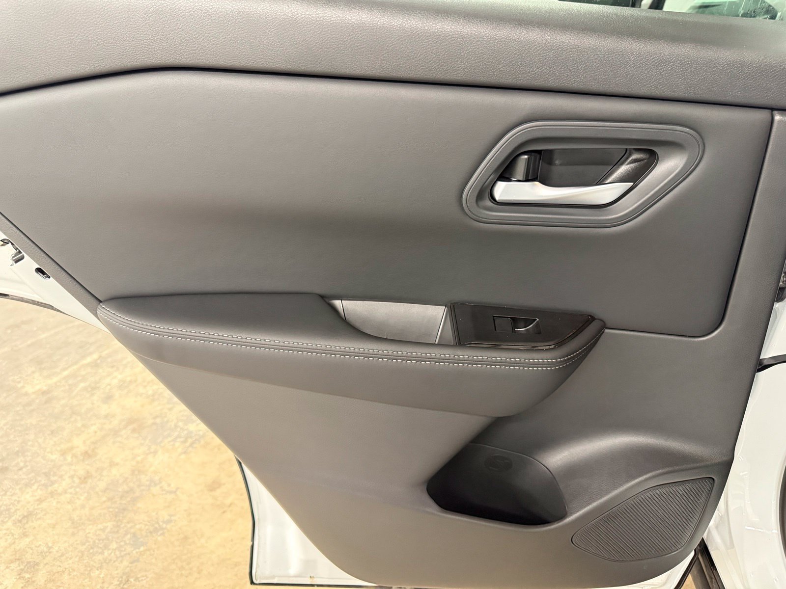 Used 2026 Nissan Rogue SV FWD image 23