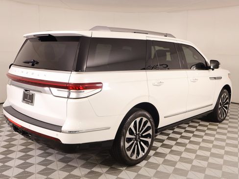 Used 2022 Lincoln Navigator Reserve AWD/4WD image 22