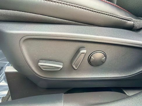 Used 2025 Ford Escape ST-Line w/ Cold Weather Package AWD/4WD image 19