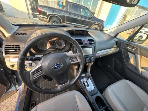 Used 2015 Subaru Forester 2.5i Limited AWD/4WD image 4