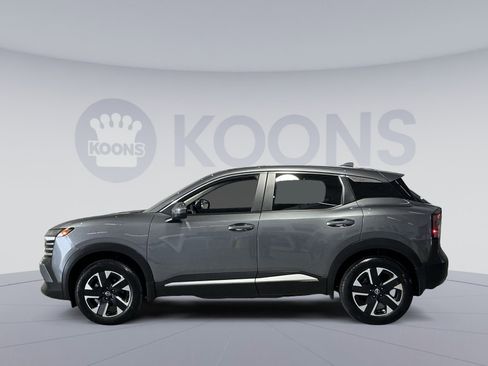 Used 2025 Nissan Kicks SV image 13