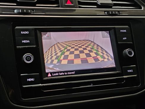 Used 2022 Volkswagen Tiguan S image 28