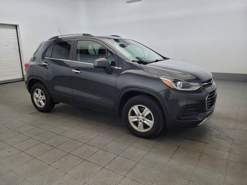 Used 2017 Chevrolet Trax LT w/ LT Convenience Package AWD/4WD image 11