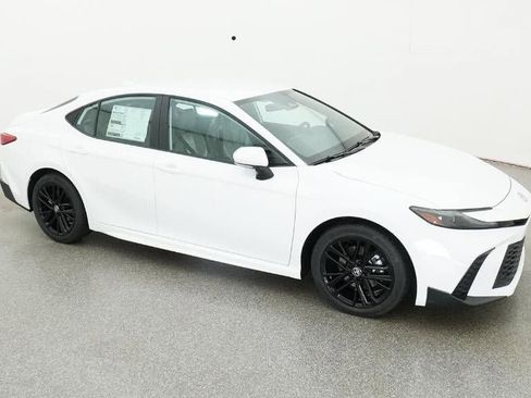 New 2026 Toyota Camry SE image 12