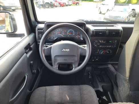 Used 2004 Jeep Wrangler 4WD image 6