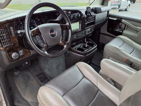 Used 2020 GMC Savana 2500 w/ Enhanced Convenience Package image 4