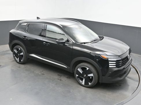 Used 2025 Nissan Kicks SR image 27