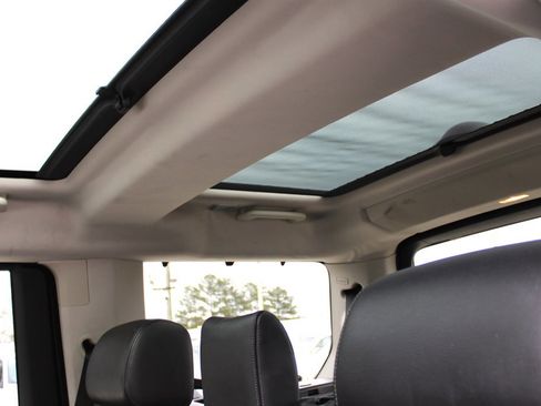 Used 2016 Land Rover LR4 HSE Silver Edition image 29