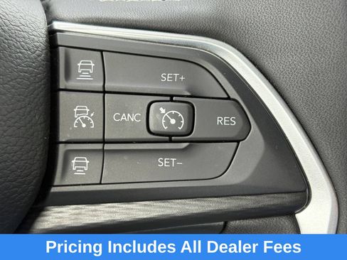 Used 2025 Jeep Grand Cherokee L Altitude AWD/4WD image 13