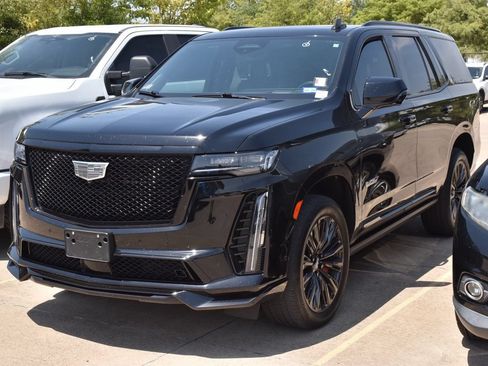 Used 2023 Cadillac Escalade V w/ LPO, ONYX Package AWD/4WD image 2