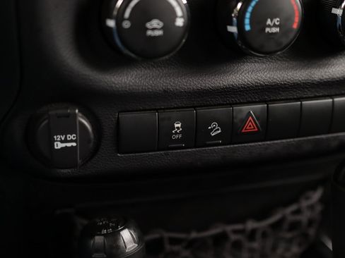 Used 2016 Jeep Wrangler Unlimited Sport image 14