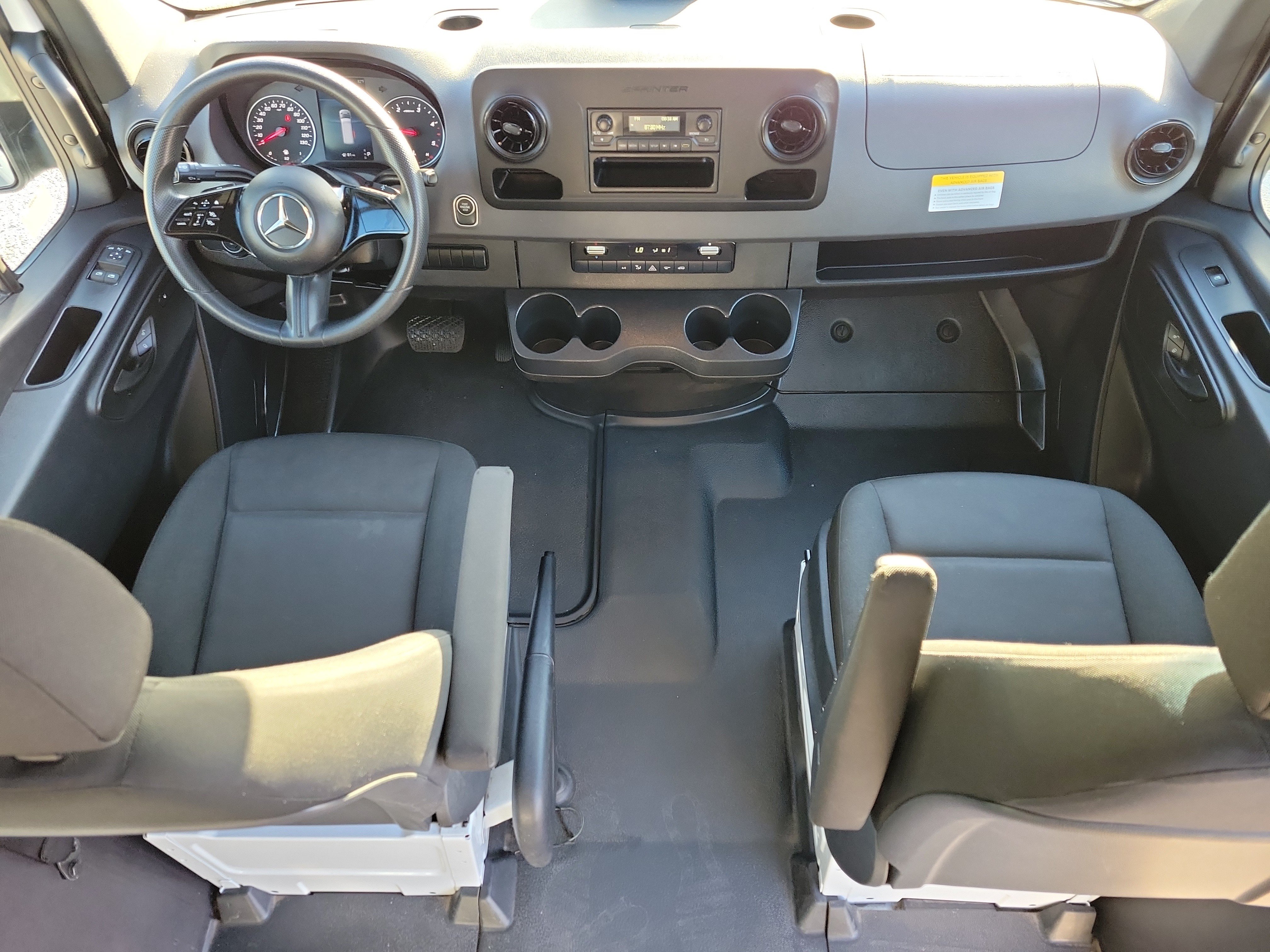 Used 2025 Mercedes-Benz Sprinter 2500 image 18
