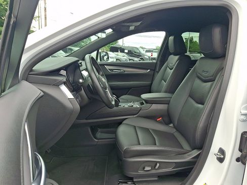 Certified 2023 Cadillac XT5 Luxury AWD/4WD image 16