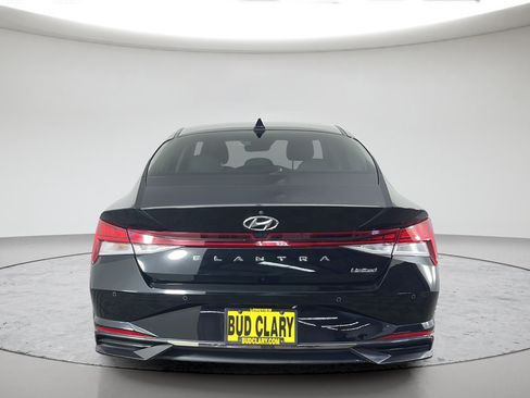 Used 2022 Hyundai Elantra Limited w/ Cargo Package FWD image 4