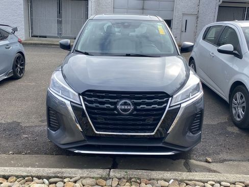 Used 2024 Nissan Kicks S image 7