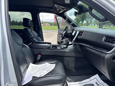 Used 2022 Jeep Wagoneer Series I w/ Premium Group I RWD image 32