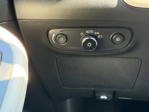 Used 2023 Buick Encore GX Preferred w/ Cold Weather Comfort Package FWD image 12