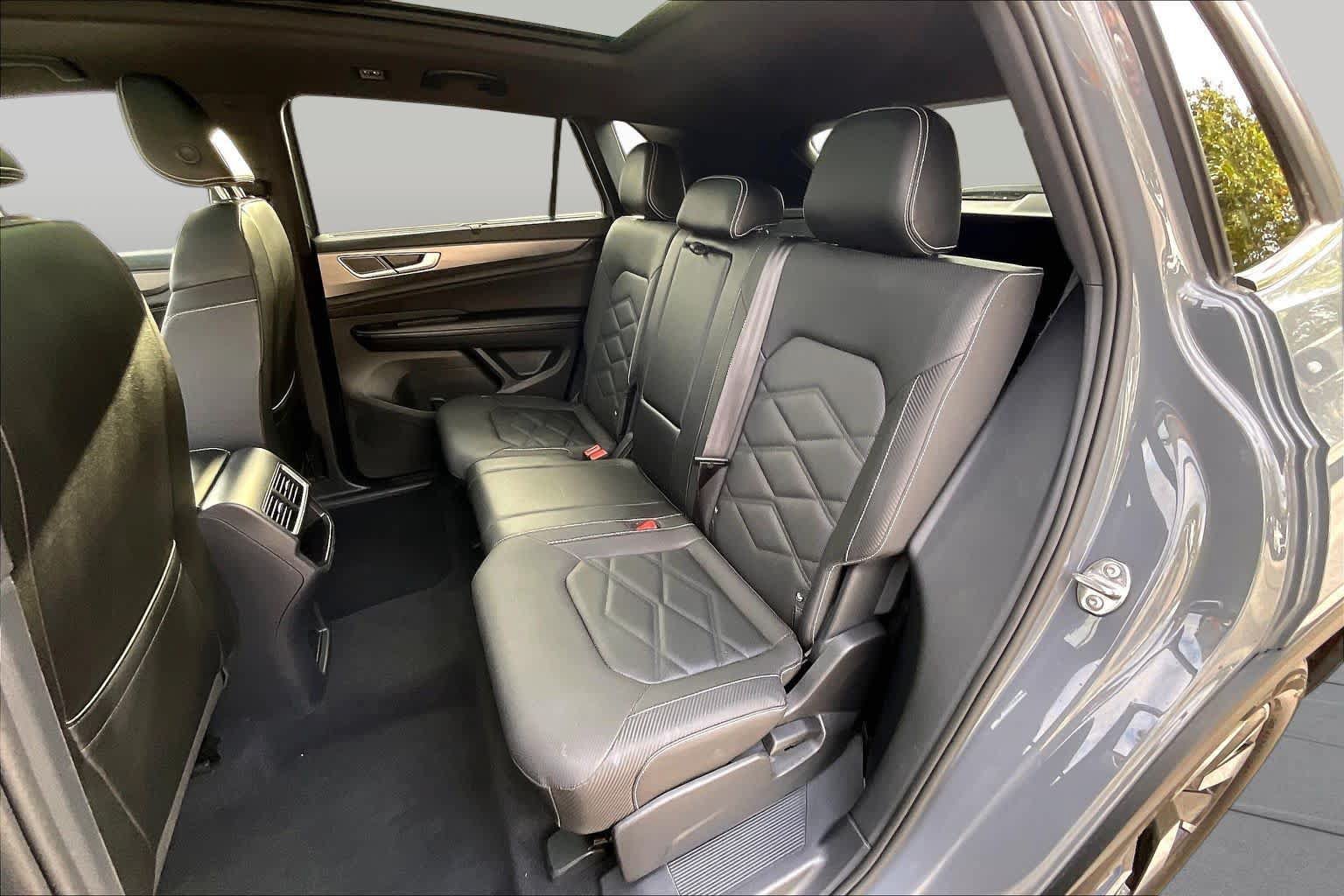 Used 2026 Volkswagen Atlas Cross Sport SE FWD image 21