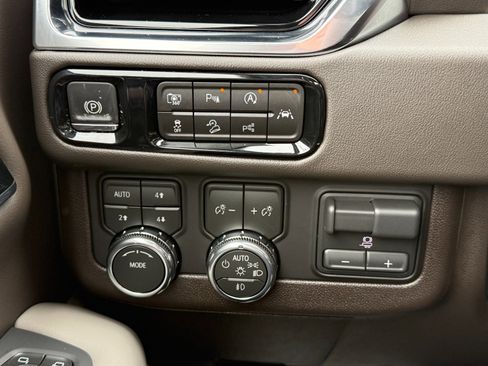 New 2026 GMC Yukon XL Elevation w/ Elevation Premium Package image 33