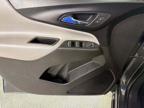 Used 2019 Chevrolet Equinox LS w/ LS Convenience Package FWD image 9