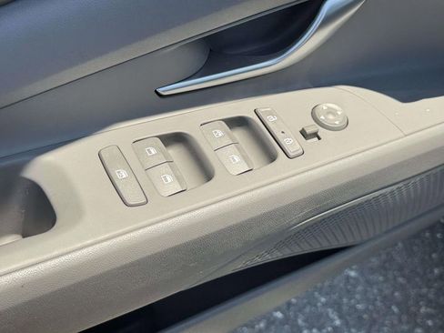 Used 2023 Hyundai Elantra SEL w/ Cargo Package FWD image 15