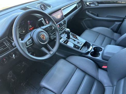 Used 2026 Porsche Macan AWD/4WD image 4