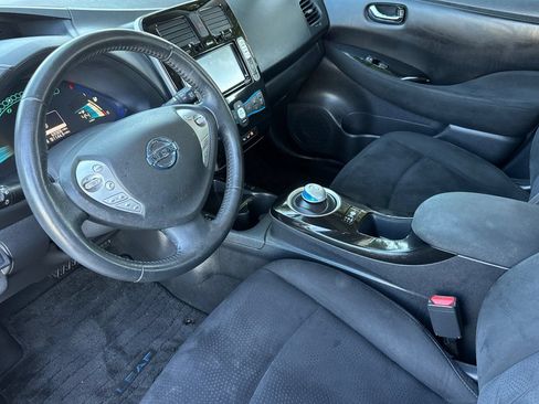 Used 2016 Nissan Leaf SV FWD image 2
