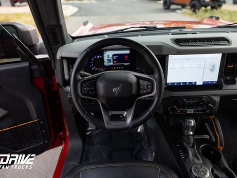 Used 2023 Ford Bronco Badlands w/ Sasquatch Package image 26