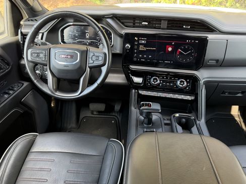 Used 2024 GMC Sierra 1500 AT4X image 22