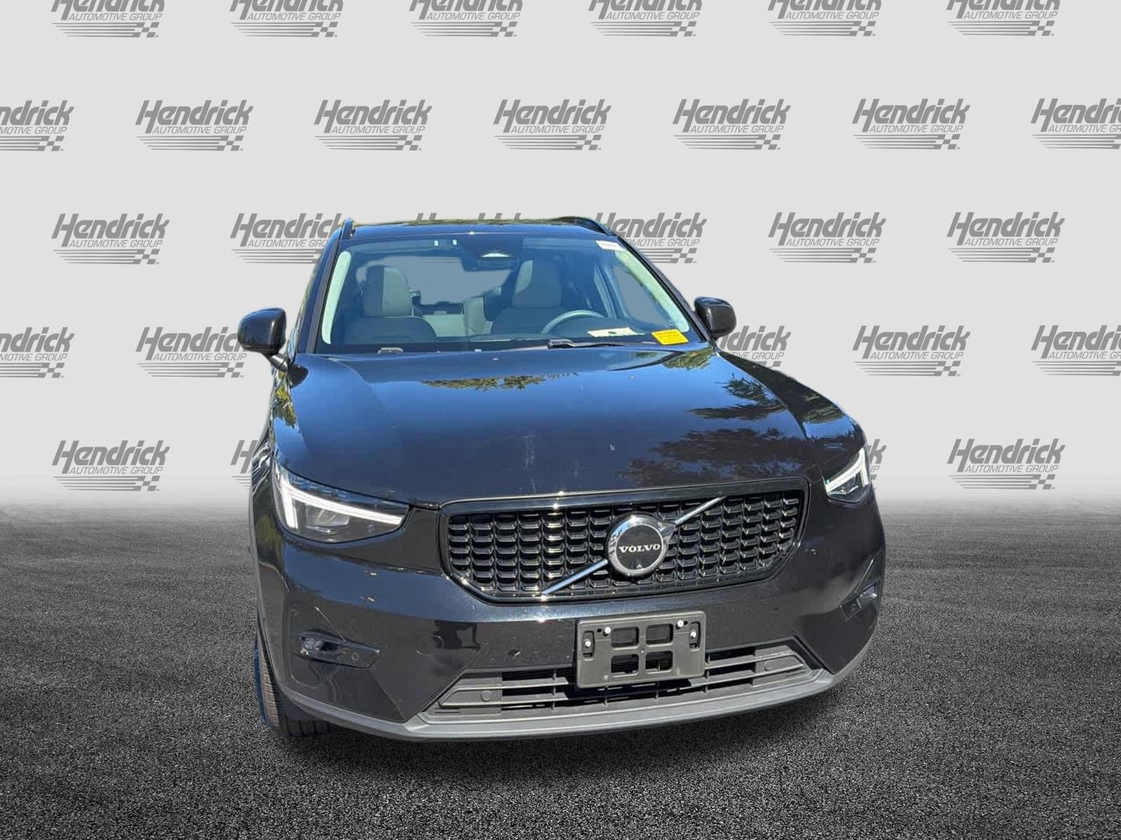 Used 2024 Volvo XC40 B5 Ultimate w/ Protection Package Premier AWD/4WD image 5