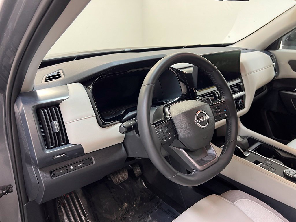 Used 2026 Nissan Pathfinder SL AWD/4WD image 17