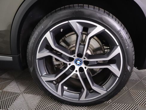 Certified 2024 BMW X5 xDrive50e w/ Premium Package image 32