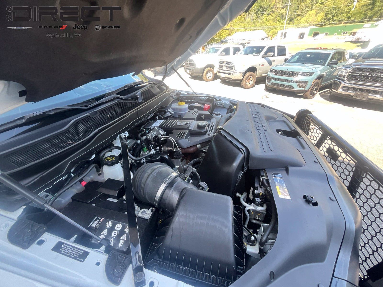 Used 2024 RAM 3500 Tradesman w/ Convenience Group AWD/4WD image 33