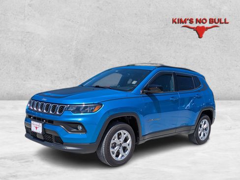 Certified 2025 Jeep Compass Latitude w/ Convenience Group AWD/4WD image 1