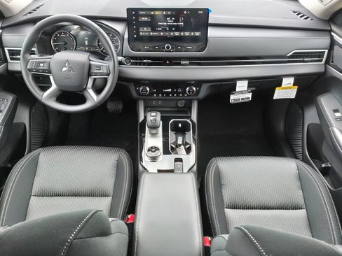 New 2026 Mitsubishi Outlander ES AWD/4WD image 2