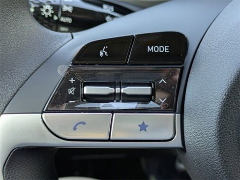 New 2026 Hyundai Elantra SE image 22