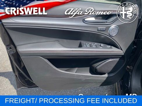 New 2025 Alfa Romeo Stelvio Sprint image 18