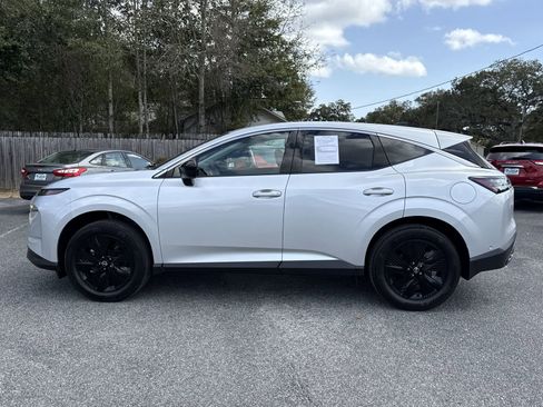 Used 2025 Nissan Murano SV image 2