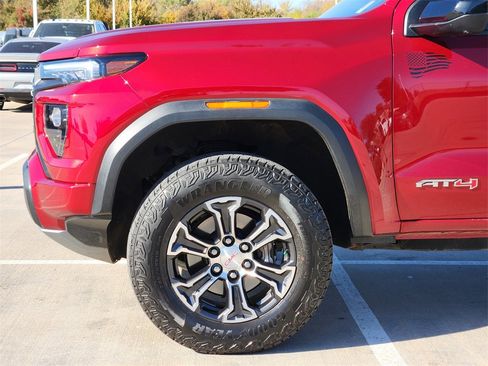 Used 2023 GMC Canyon AT4 w/ Technology Package image 9
