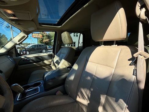 Used 2011 Ford Expedition XLT w/ 202A Rapid Spec Order Code image 8