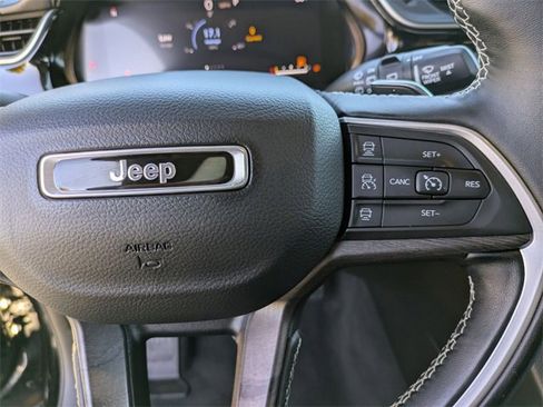 Certified 2022 Jeep Grand Cherokee L Limited w/ Trailer Tow Group (B) image 17