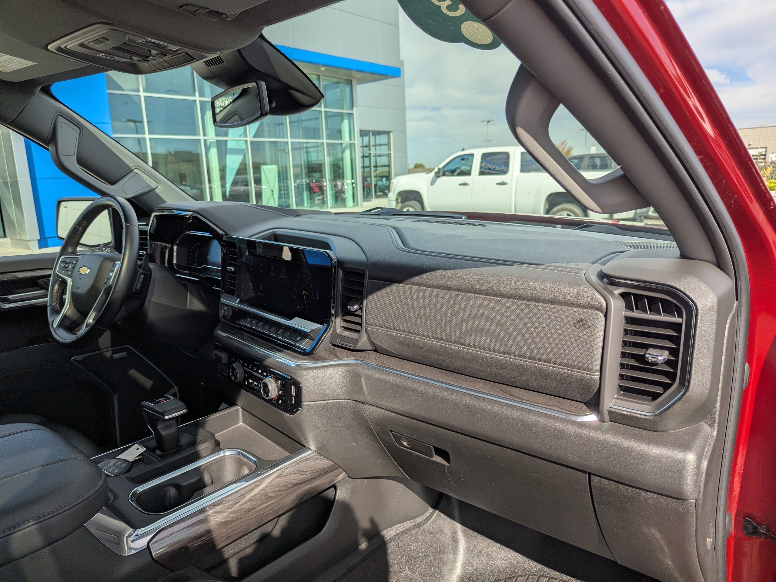 Certified 2023 Chevrolet Silverado 1500 LTZ AWD/4WD image 46