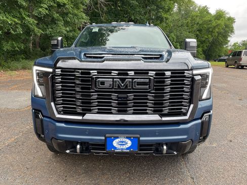 Used 2024 GMC Sierra 2500 Denali Ultimate AWD/4WD image 8
