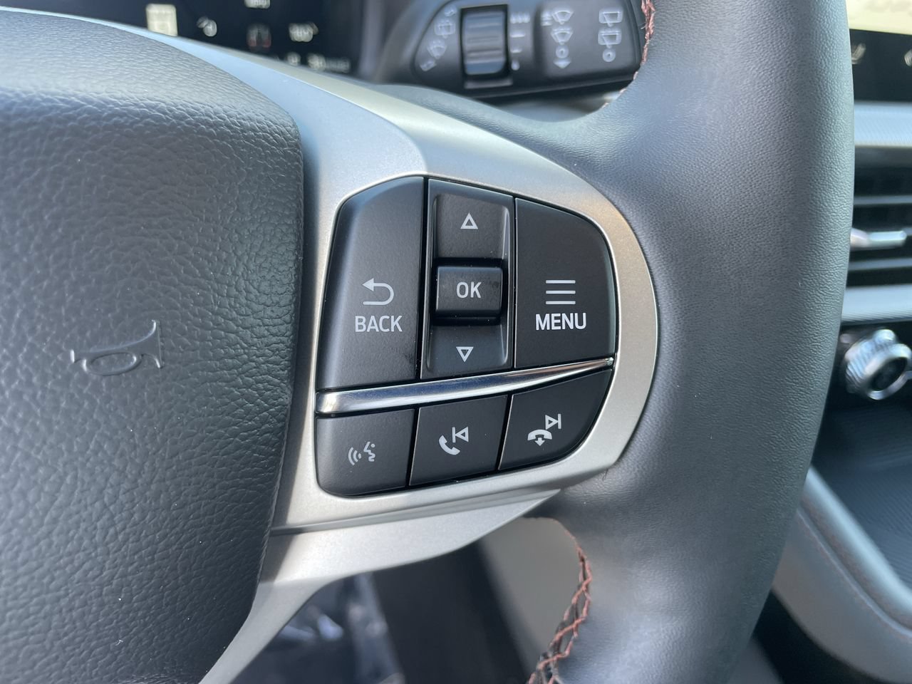 New 2027 Ford Explorer Active w/ Active Comfort Package RWD image 30